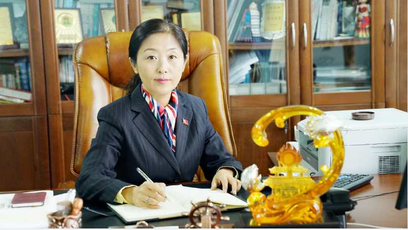 李丽辉正高级教师,吉林省首批杰出校长,珲春市第四中学校长1.