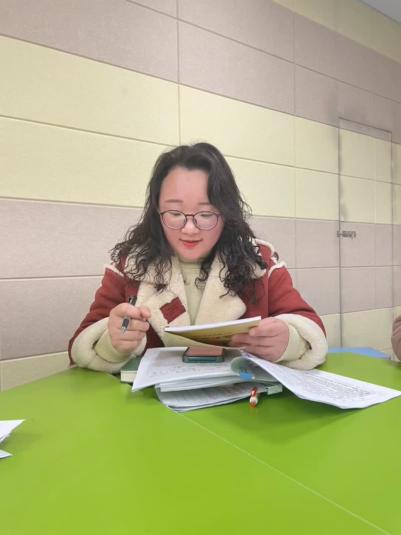 裘宁宁老师,罗小红老师,李荣荣老师纷纷表示蒋老师的课堂充分训练了