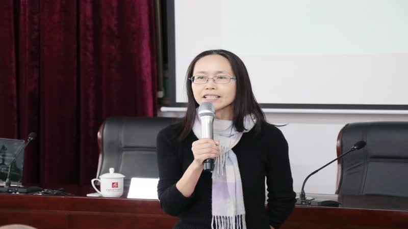 顾小清作讲座