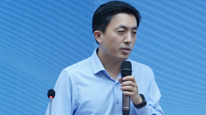 张恒作主题汇报