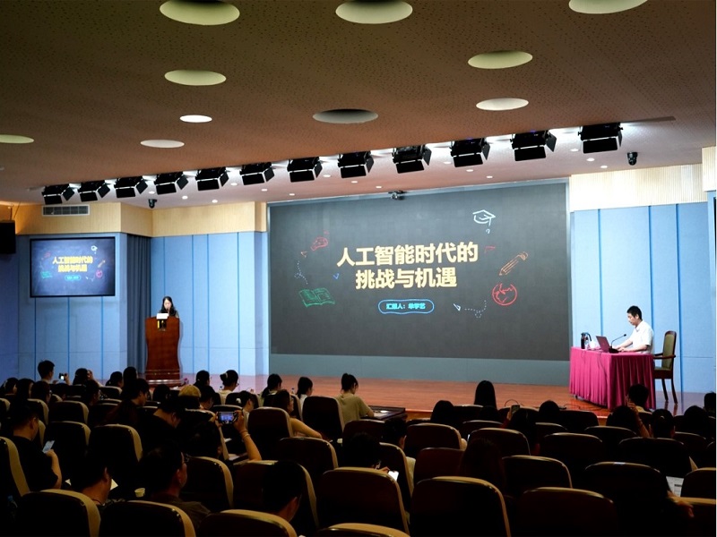 南通市教师发展学院融媒体主任单学艺